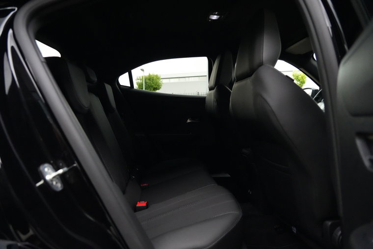 Vehicle Image 18