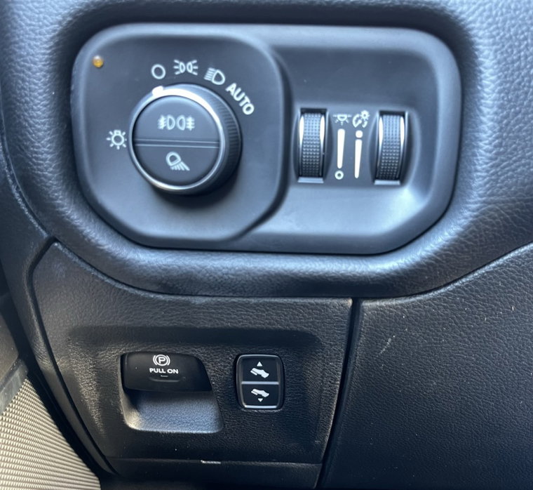 Vehicle Image 37