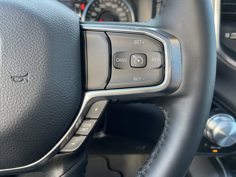 Vehicle Image 40
