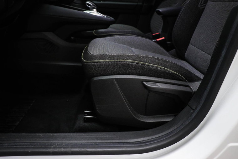 Vehicle Image 26