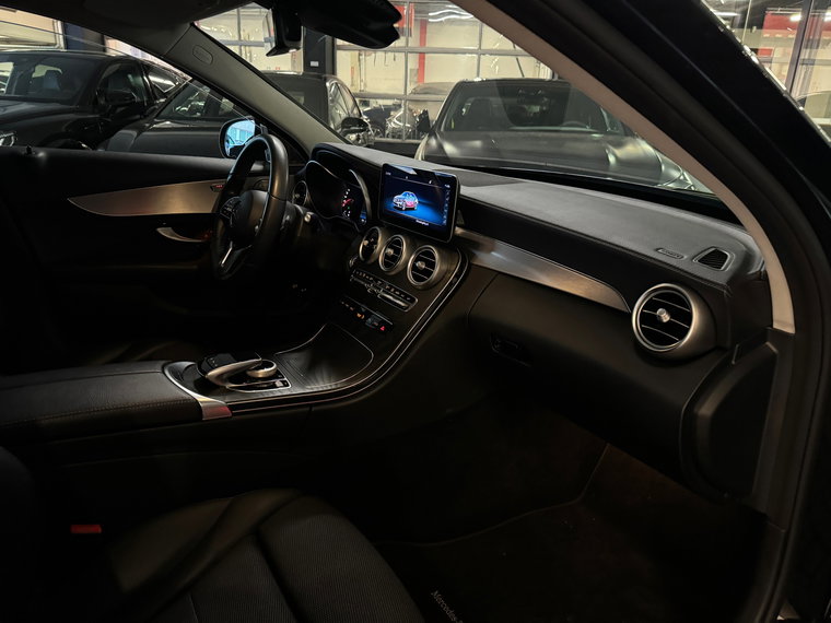 Vehicle Image 35