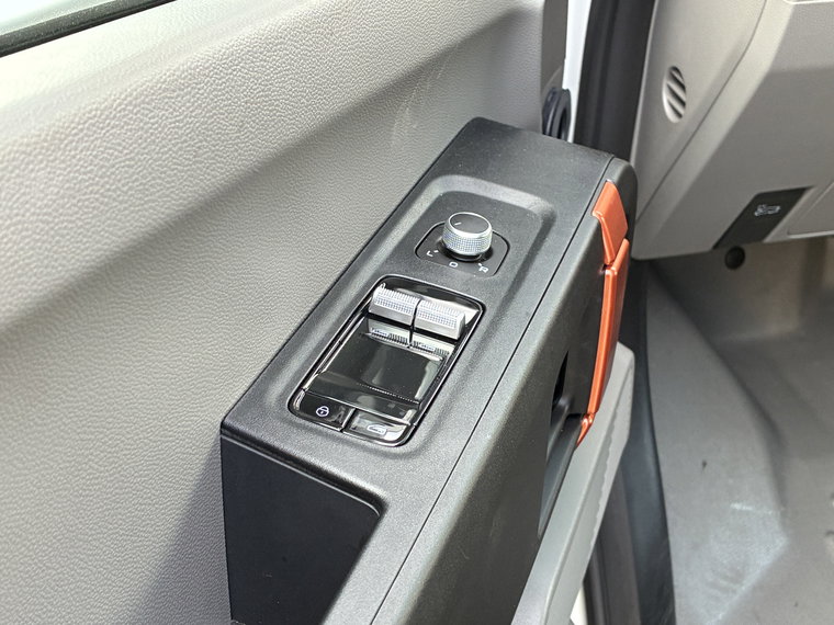 Vehicle Image 22