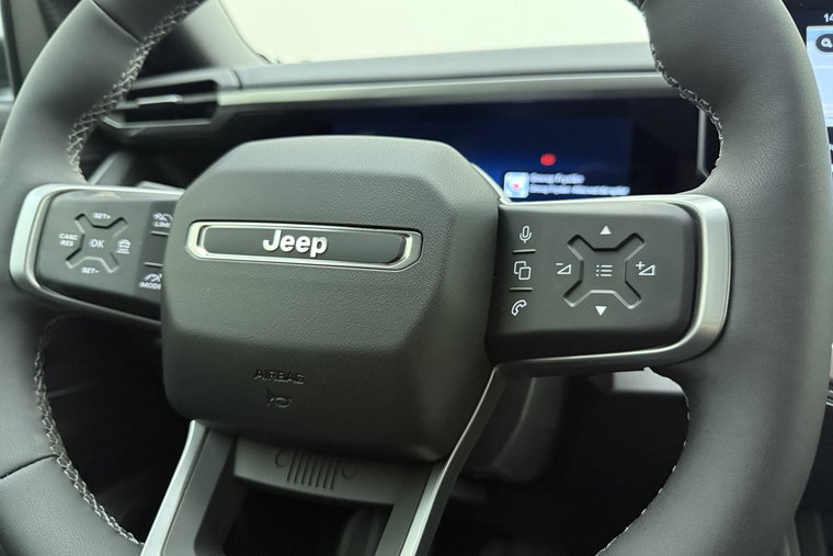 Vehicle Image 28