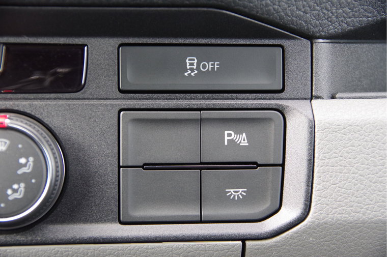 Vehicle Image 25