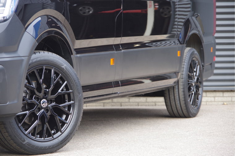 Vehicle Image 30