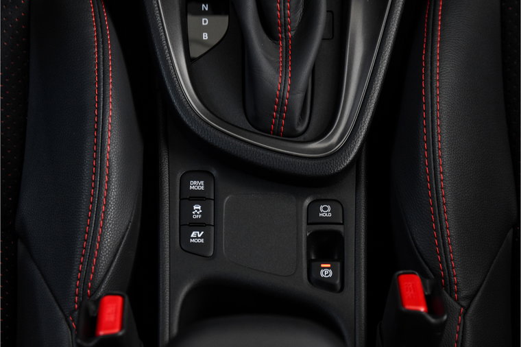 Vehicle Image 25