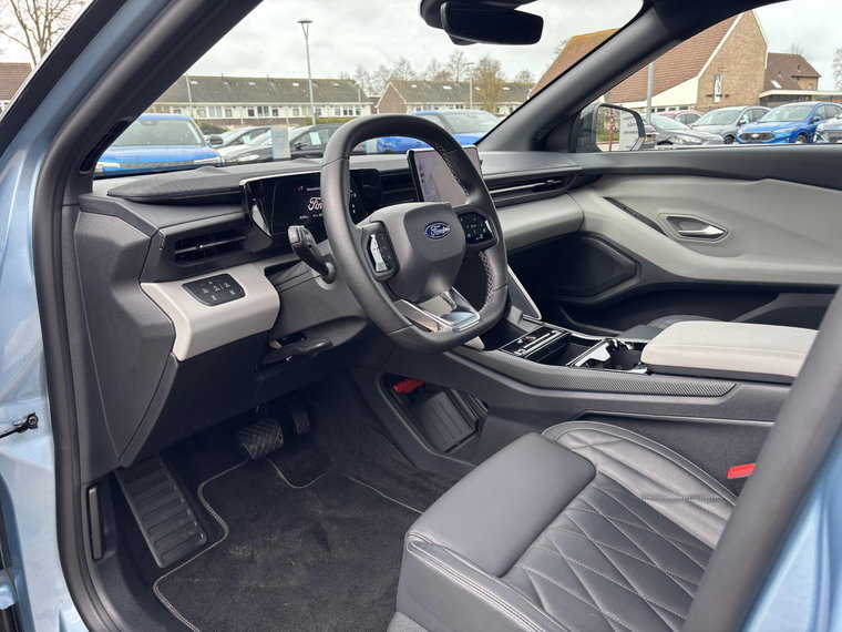 Vehicle Image 17