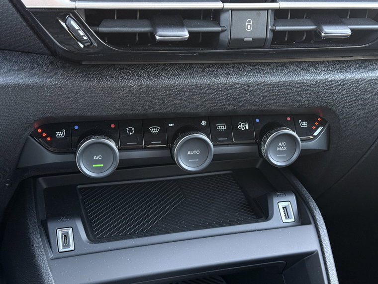Vehicle Image 34
