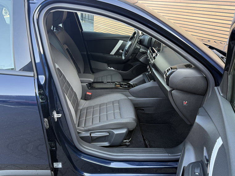Vehicle Image 41