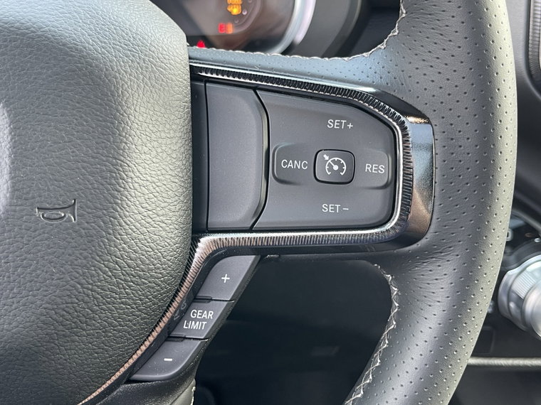Vehicle Image 29