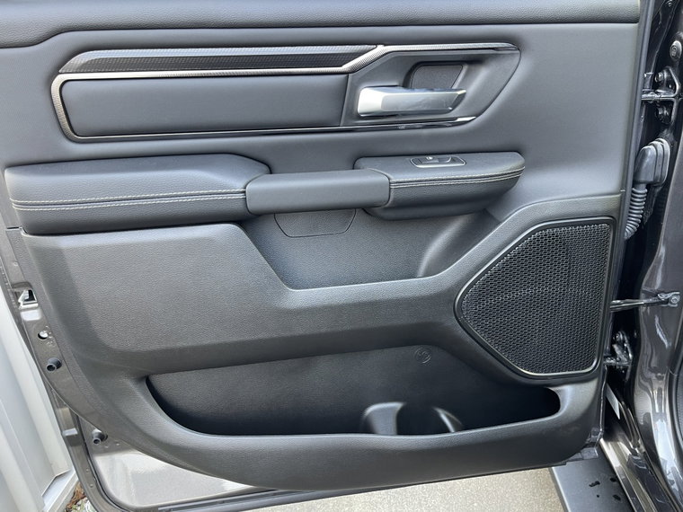 Vehicle Image 33