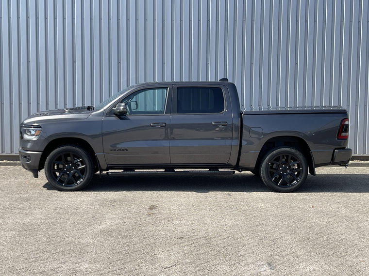 Vehicle Image 11