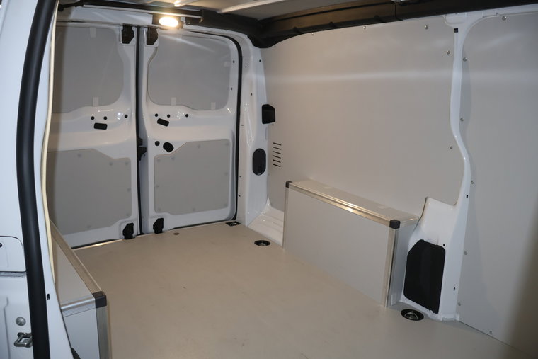 Vehicle Image 16