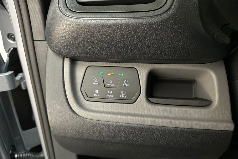 Vehicle Image 18