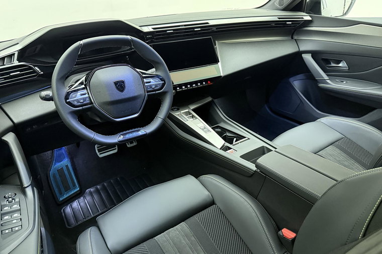 Vehicle Image 19