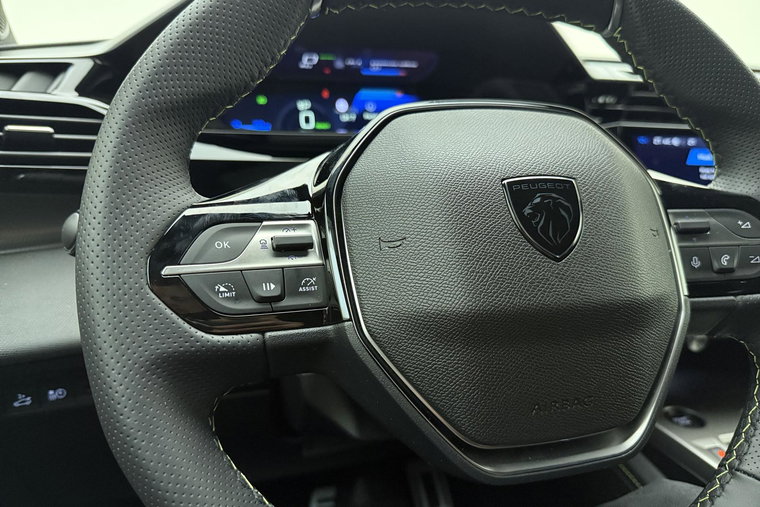 Vehicle Image 22