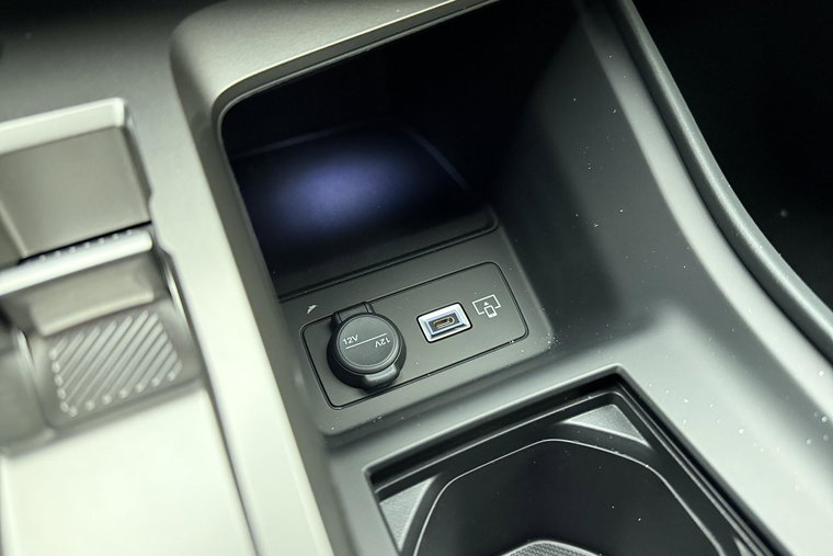 Vehicle Image 35
