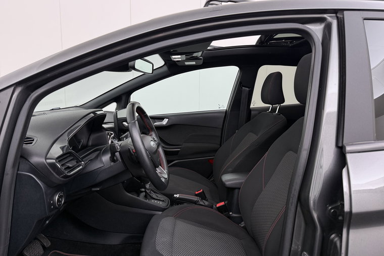 Vehicle Image 12