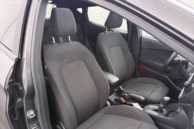 Vehicle Image 16