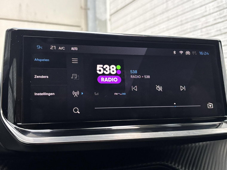 Vehicle Image 38