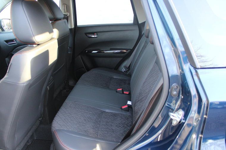 Vehicle Image 6