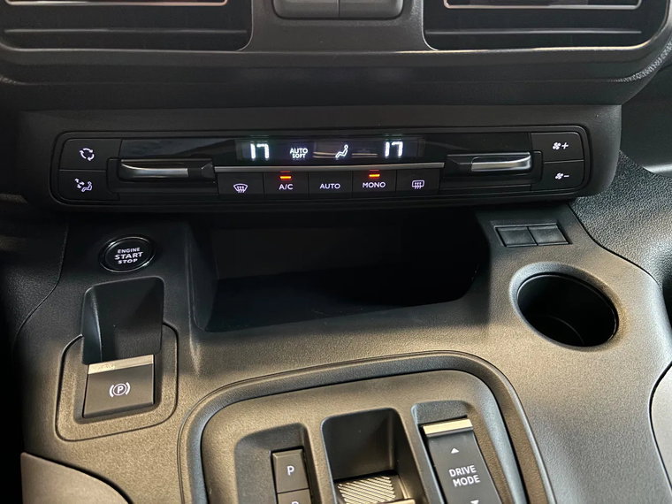 Vehicle Image 26