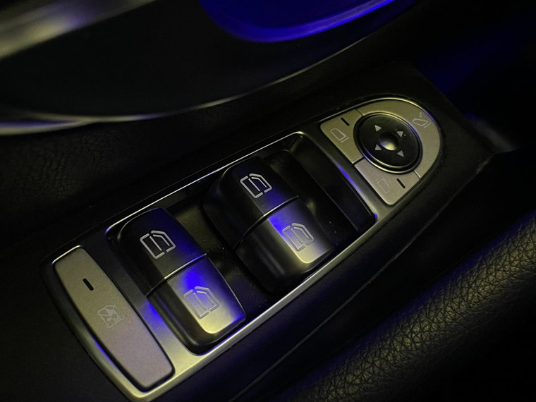 Vehicle Image 24