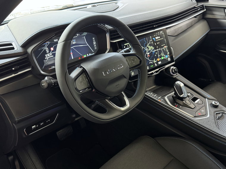 Vehicle Image 13