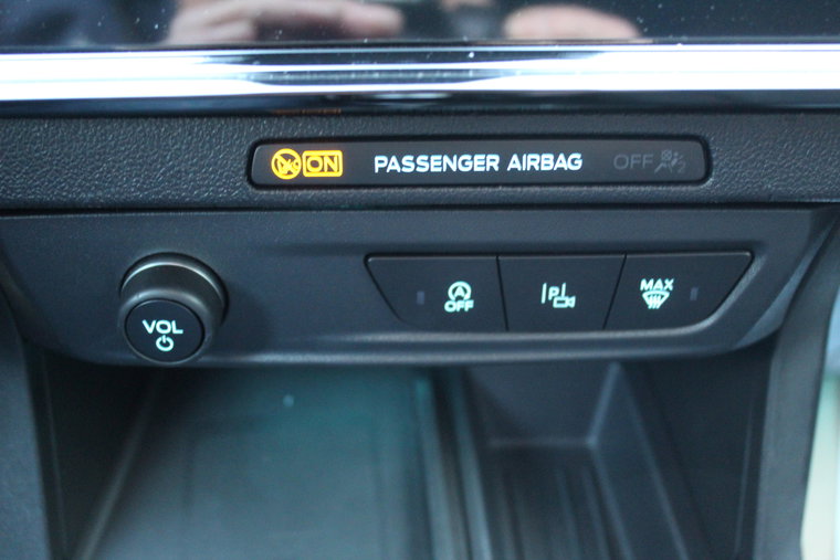 Vehicle Image 23