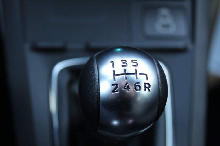 Vehicle Image 25