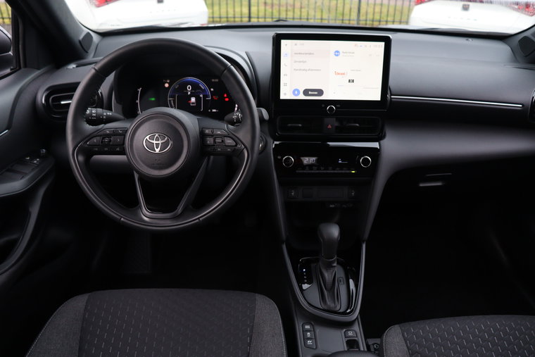 Vehicle Image 12
