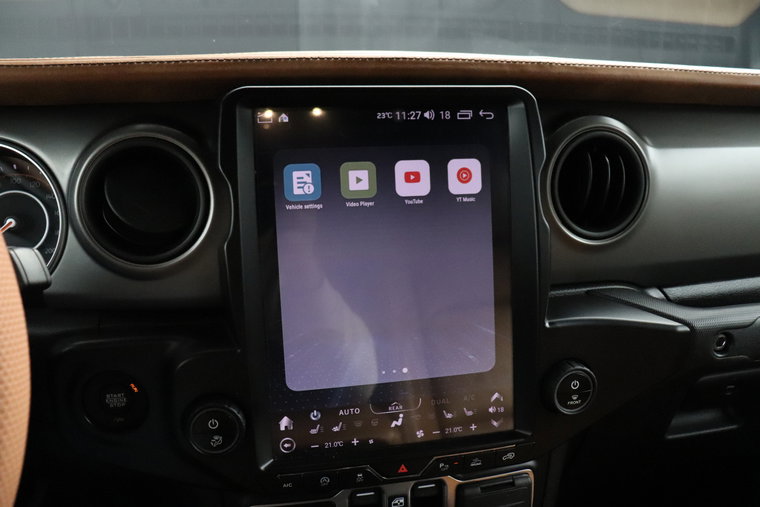 Vehicle Image 12
