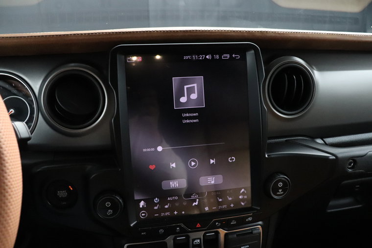 Vehicle Image 9