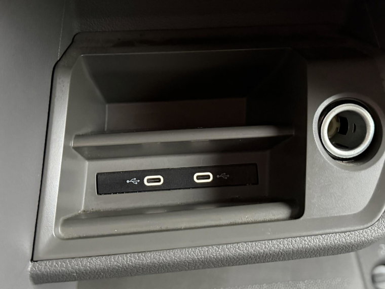 Vehicle Image 25