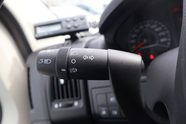 Vehicle Image 25