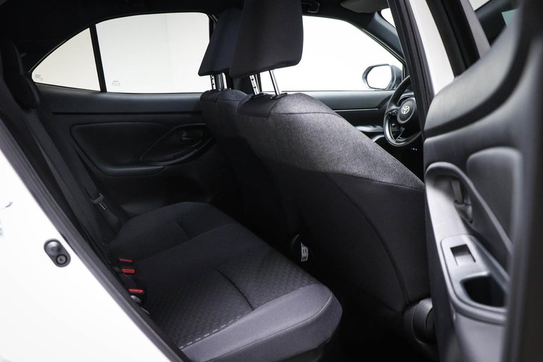 Vehicle Image 12