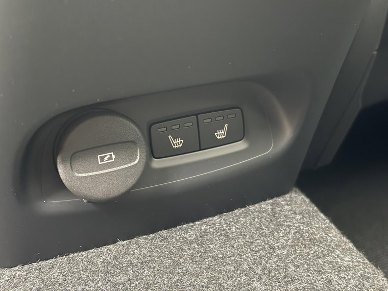 Vehicle Image 24