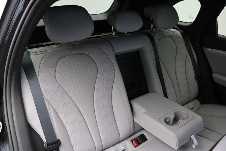 Vehicle Image 38