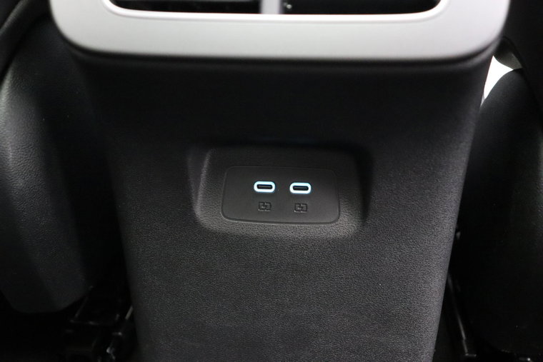 Vehicle Image 40