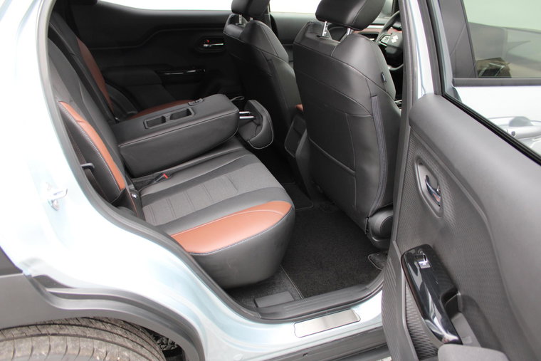 Vehicle Image 15