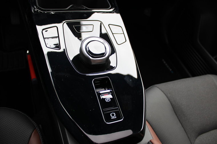 Vehicle Image 24