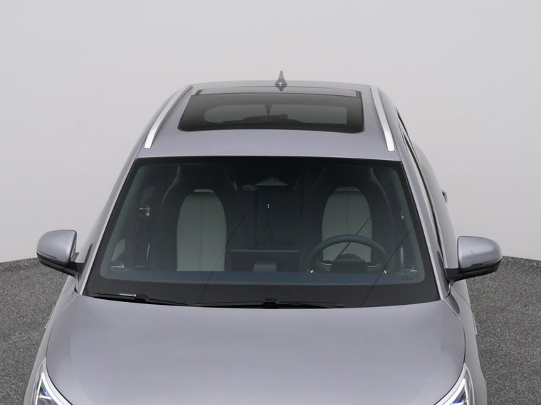 Vehicle Image 32