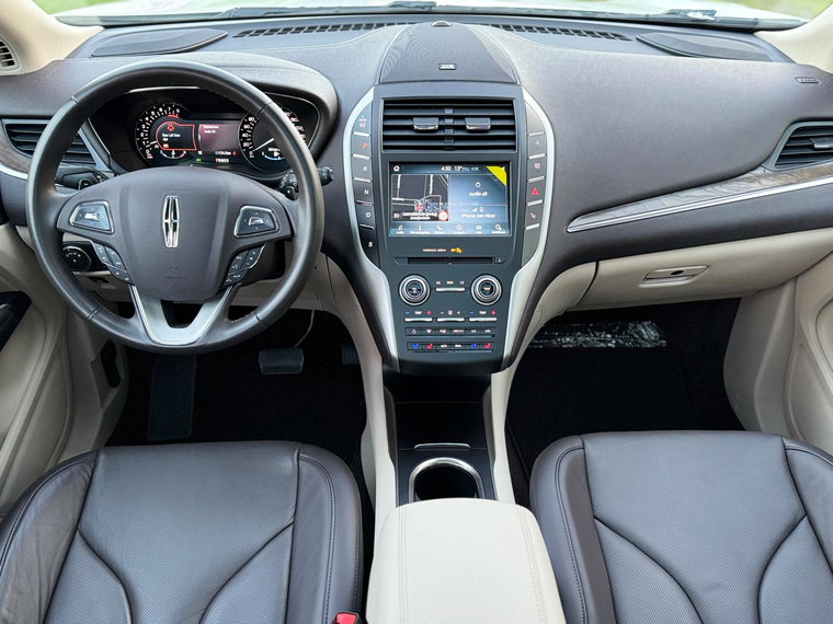 Vehicle Image 25