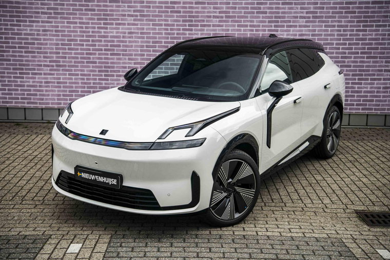 Vehicle Image 16