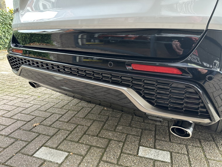 Vehicle Image 26