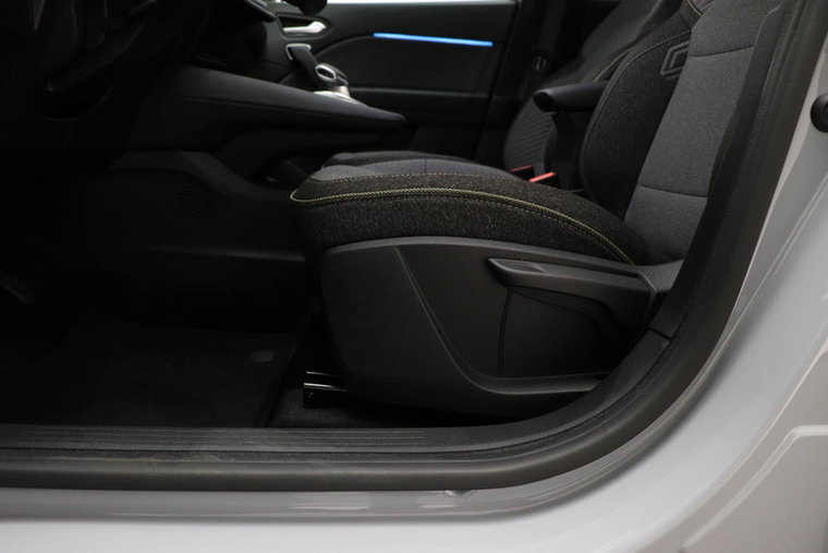 Vehicle Image 24