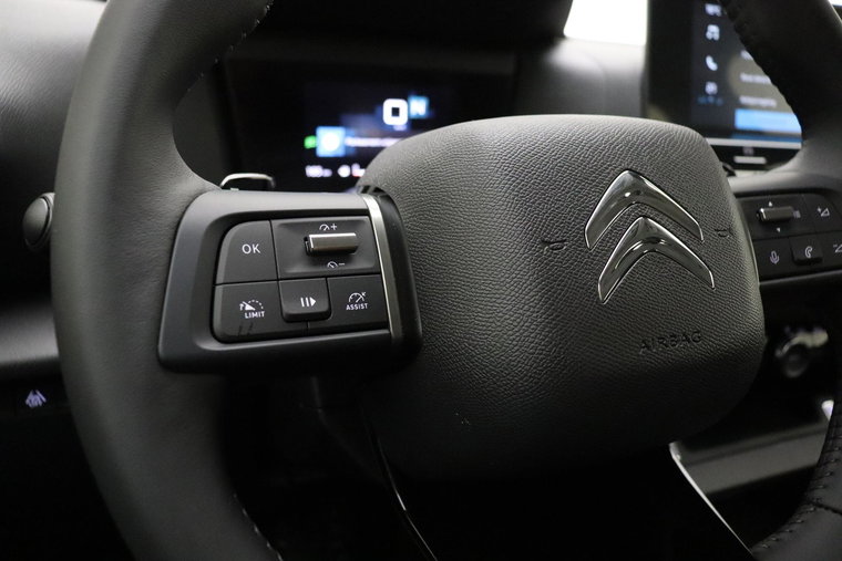 Vehicle Image 26