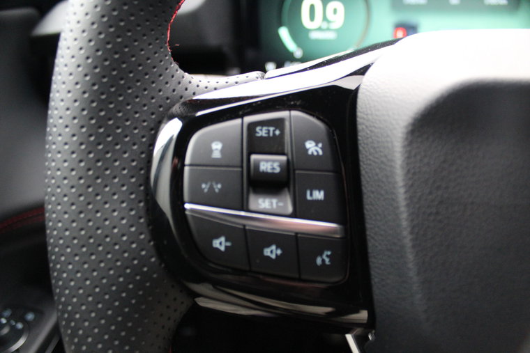 Vehicle Image 25