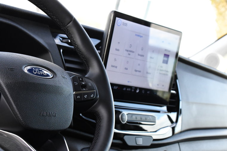 Vehicle Image 15