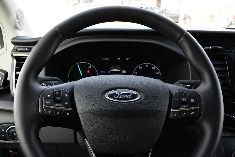 Vehicle Image 16